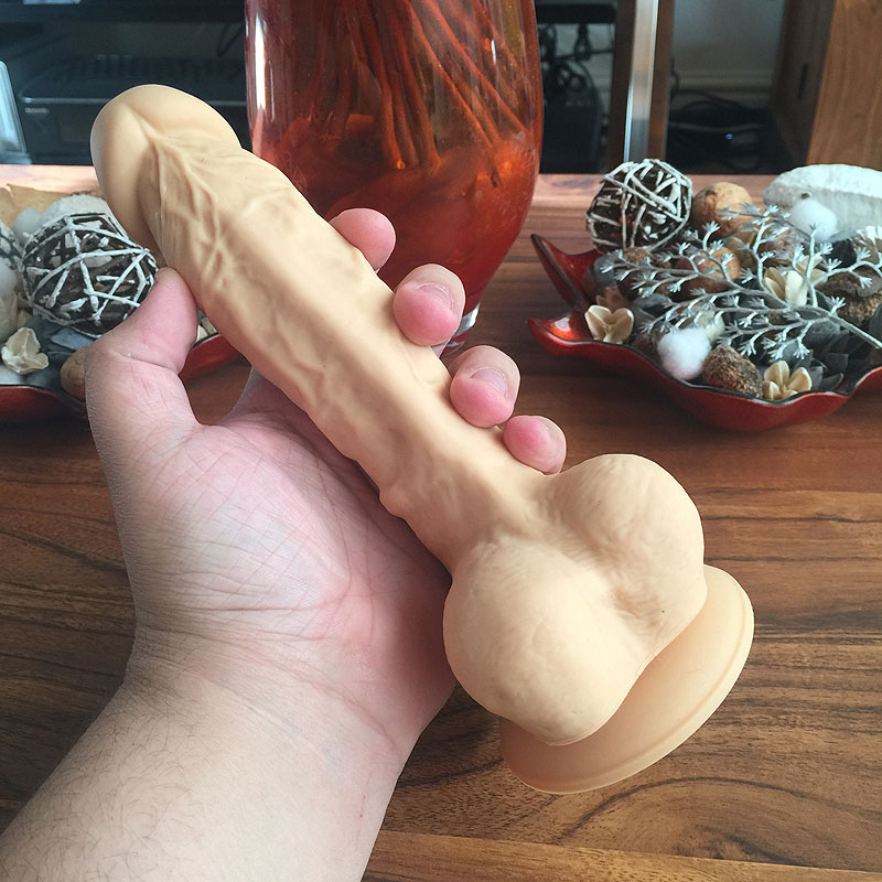 Vibrating realistic dildos and dongs