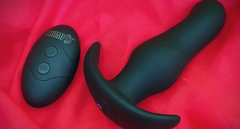THUMP IT 7x Curved Thumping Anal Plug